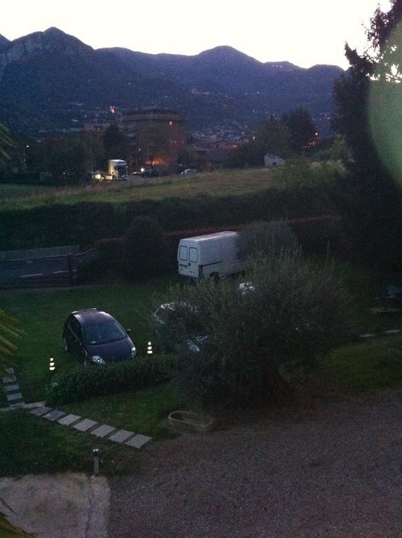 Bed and Breakfast Ai Due Vecchi Ulivi à Garlate Chambre photo