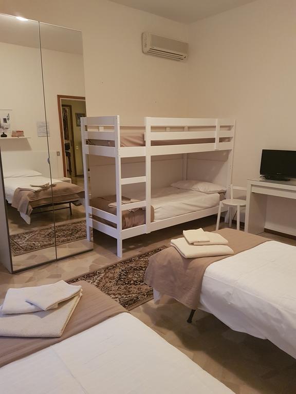 Bed and Breakfast Ai Due Vecchi Ulivi à Garlate Extérieur photo
