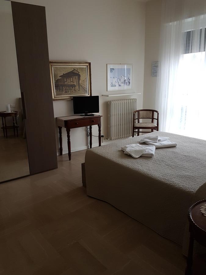Bed and Breakfast Ai Due Vecchi Ulivi à Garlate Extérieur photo