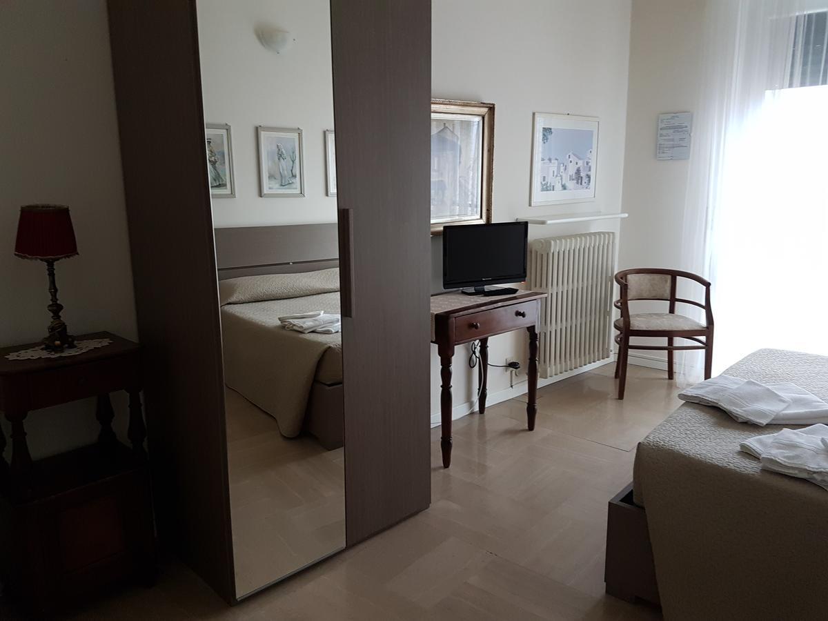 Bed and Breakfast Ai Due Vecchi Ulivi à Garlate Extérieur photo
